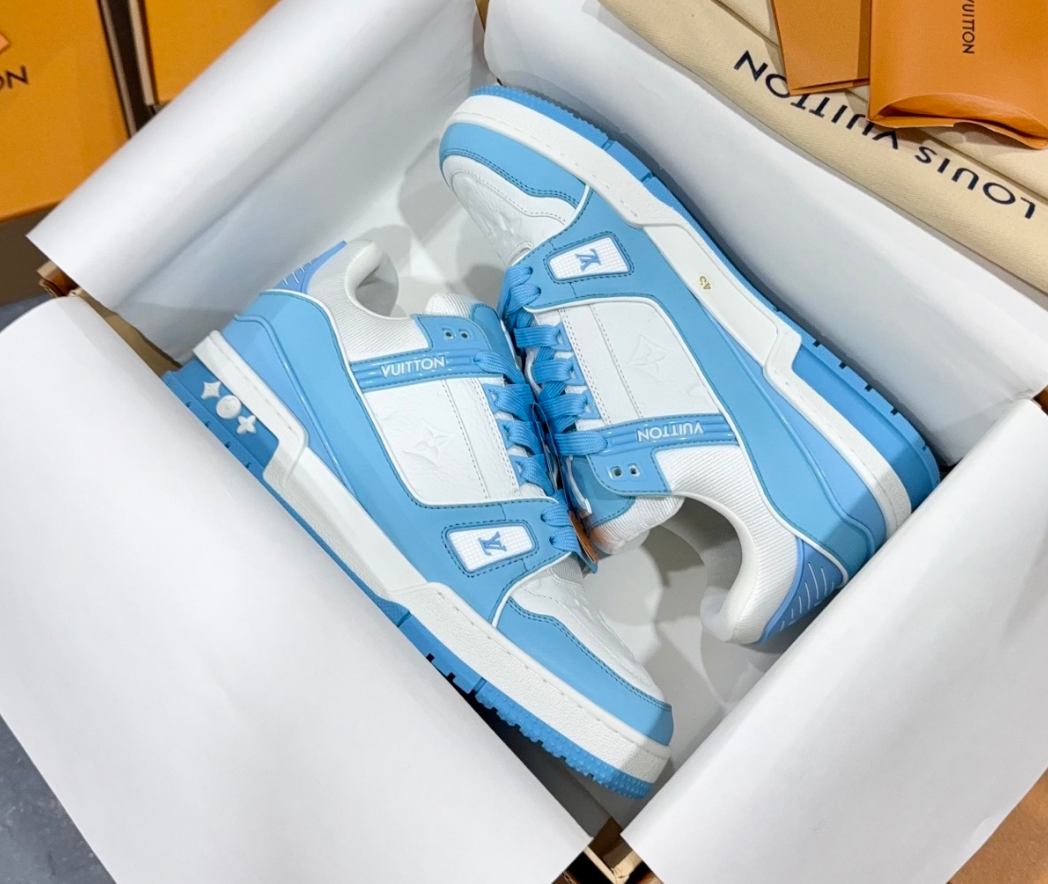 LV Celeste con blanco