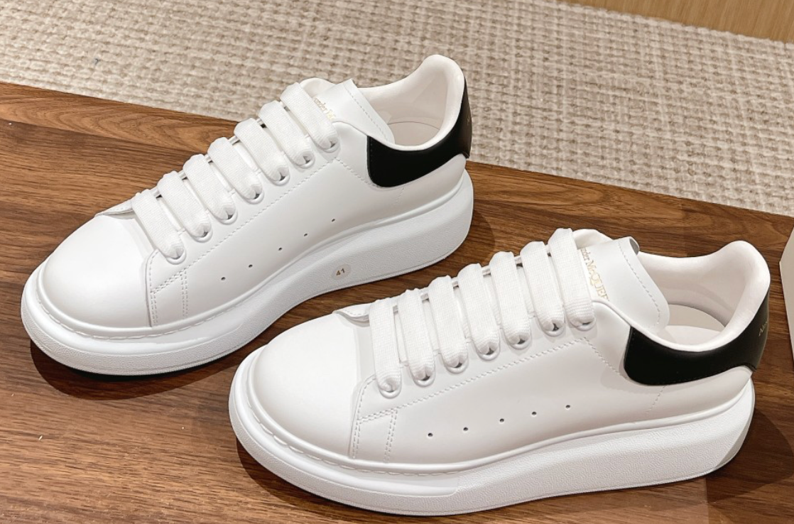 McQ Blancos con negro