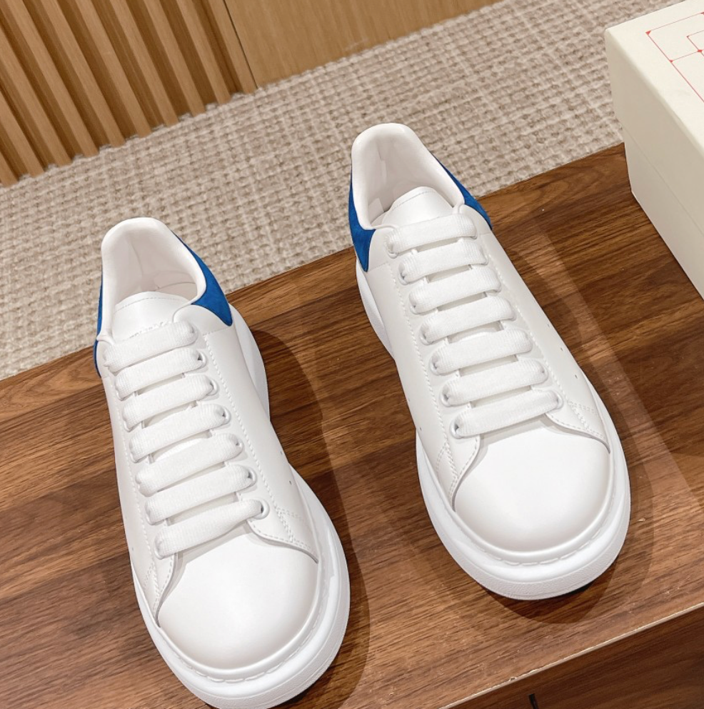 McQ Blancos con azul